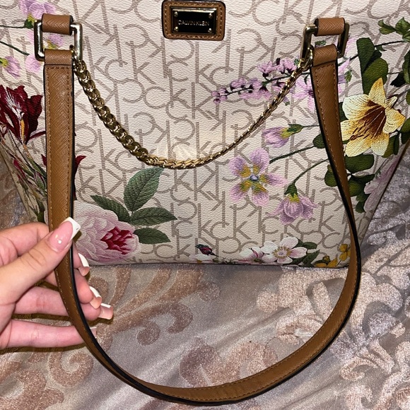 Used Calvin Klein Floral Monogram - Picture 6 of 7